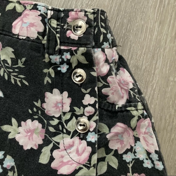Sz 4 Girls Floral Shorts, Skorts, and Skirts! - Picture 5 of 9